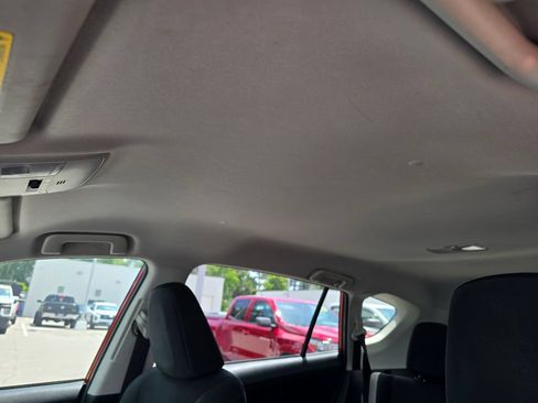 Used 2016 Toyota RAV4 LE FWD image 21