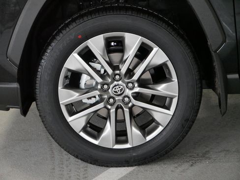 New 2025 Toyota RAV4 XLE Premium image 5