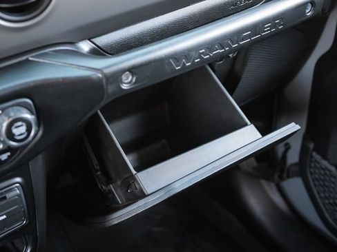 Used 2022 Jeep Wrangler Unlimited Sport AWD/4WD image 88
