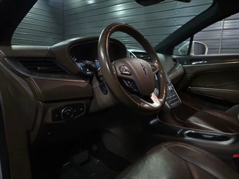 Used 2017 Lincoln MKC Reserve image 10