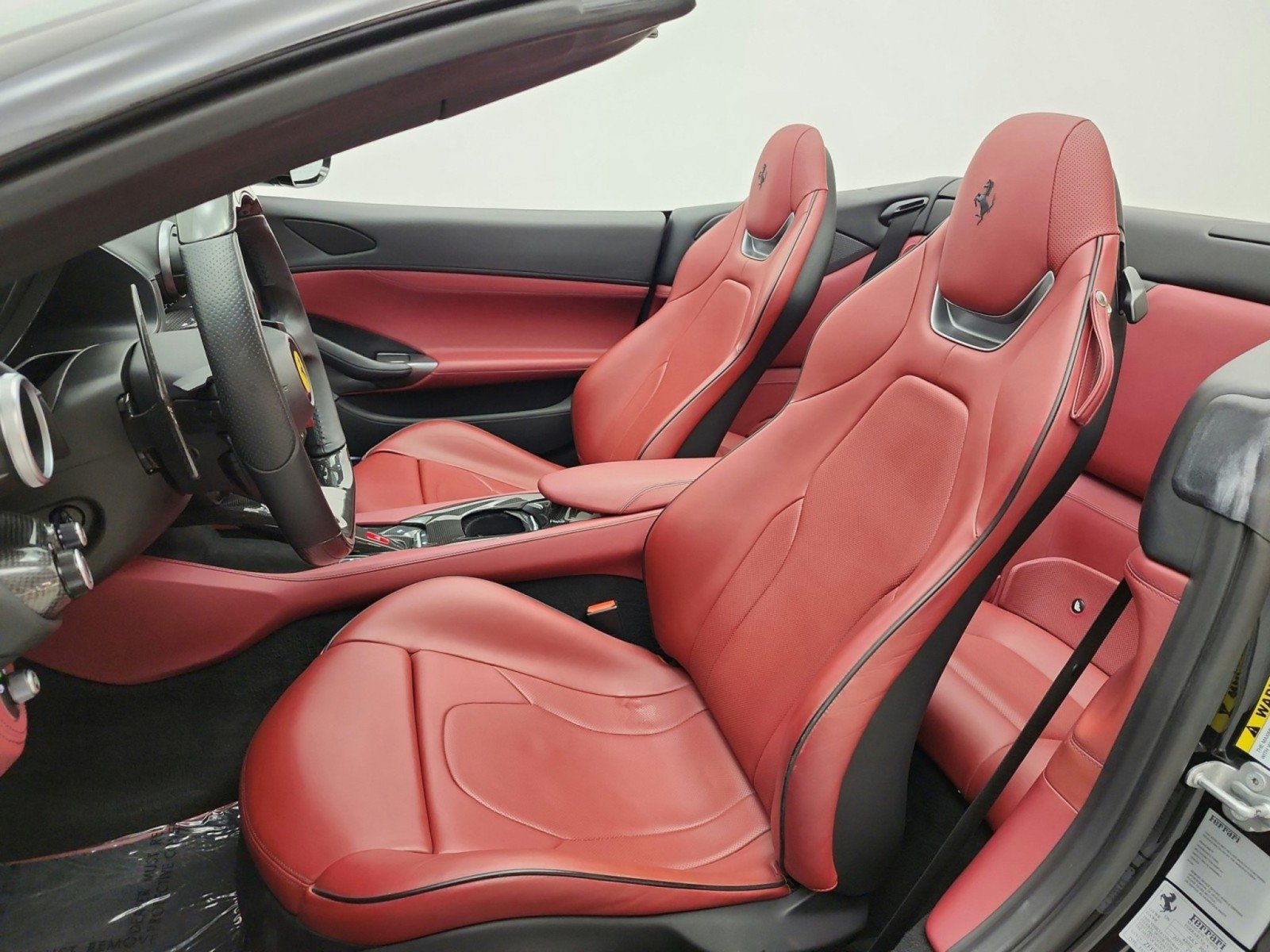 Used 2020 Ferrari Portofino RWD image 14