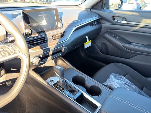 New 2025 Nissan Altima 2.5 SV image 21