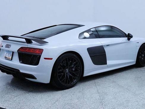 Used 2018 Audi R8 V10 plus image 5