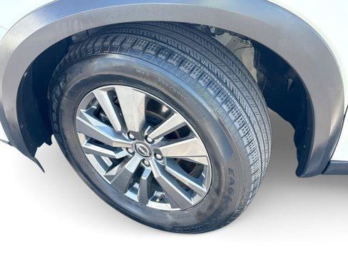 Used 2023 Nissan Pathfinder SV AWD/4WD image 18