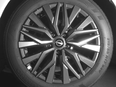 Used 2025 Nissan Altima 2.5 SV FWD image 18