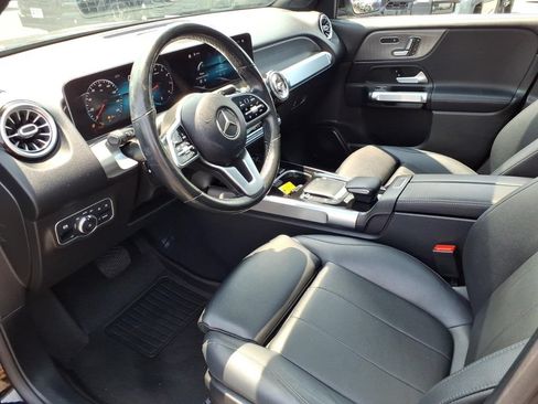 Used 2021 Mercedes-Benz GLB 250 4MATIC image 13