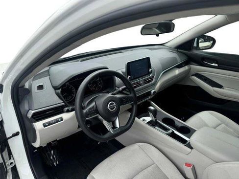 Used 2020 Nissan Altima 2.5 S FWD image 19