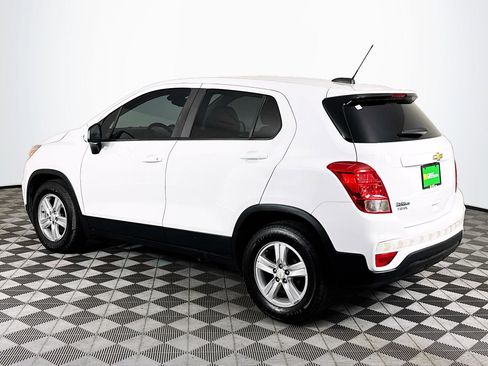 Used 2021 Chevrolet Trax LS w/ Tint and Cruise Package FWD image 6