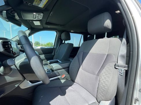 Used 2025 Toyota Sequoia SR5 AWD/4WD image 19