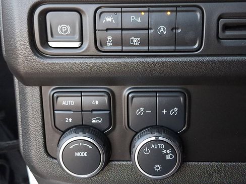 Used 2024 Chevrolet Tahoe RST w/ Luxury Package image 27