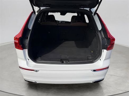 Used 2019 Volvo XC60 T5 Inscription w/ Protection Package FWD image 17