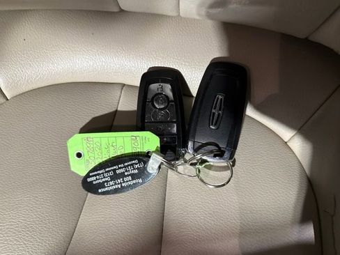 Used 2020 Lincoln Nautilus FWD image 28