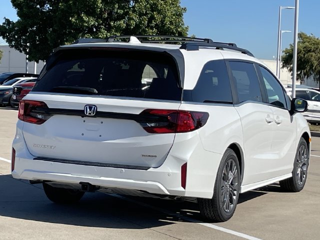 New 2027 Honda Odyssey Touring image 4