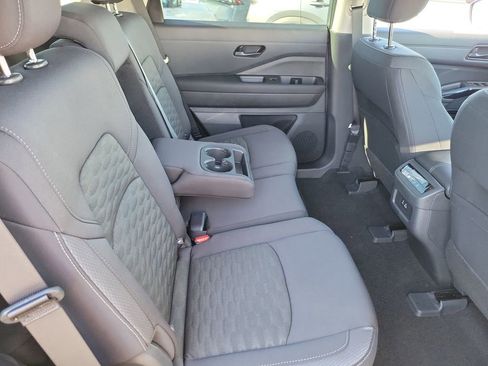 New 2025 Nissan Pathfinder SV AWD/4WD image 19