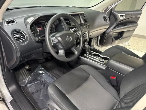 Used 2020 Nissan Pathfinder S AWD/4WD image 11