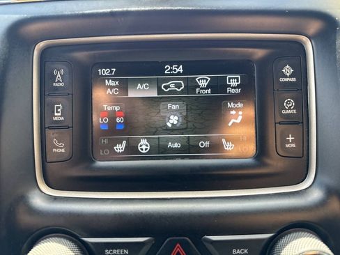 Used 2016 Jeep Grand Cherokee Limited AWD/4WD image 38