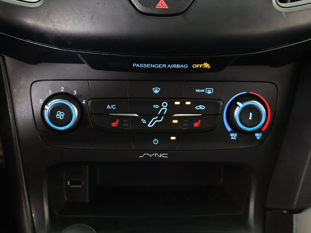 Used 2018 Ford Focus SE w/ Cold Weather Package FWD image 42
