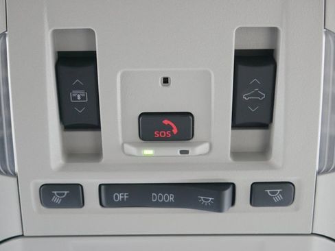 Used 2024 Toyota Highlander Platinum image 34