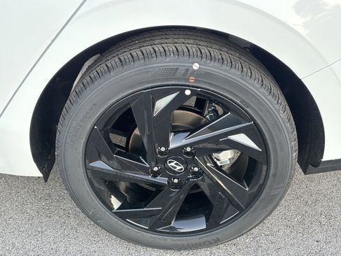 New 2026 Hyundai Elantra Sport image 9