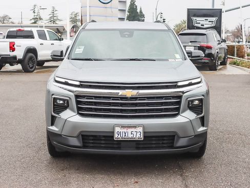 Used 2026 Chevrolet Traverse LT w/ Driver Confidence Package image 6