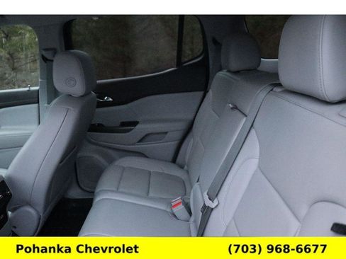 Used 2023 GMC Acadia SLT image 29