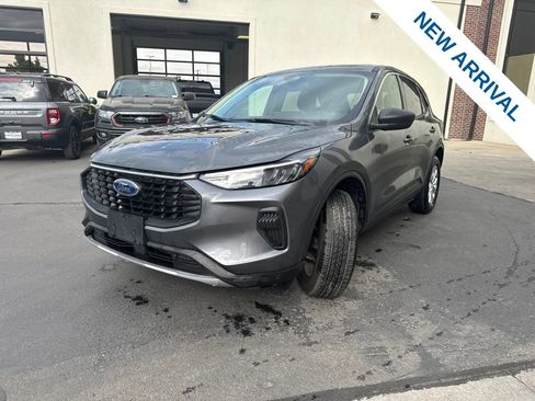 Used 2024 Ford Escape Active w/ Tech Pack #1 AWD/4WD image 3
