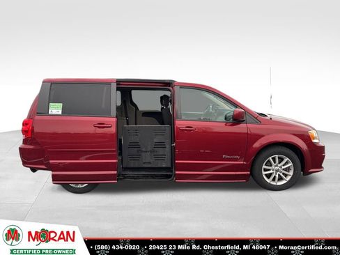 Used 2015 Dodge Grand Caravan SXT image 31