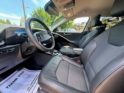 Used 2023 Kia Niro Wind w/ Wind Preserve Package FWD image 16