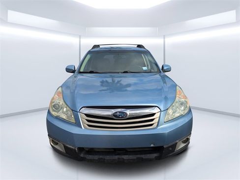 Used 2011 Subaru Outback 2.5i Premium image 8
