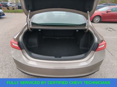 Used 2025 Chevrolet Malibu LT image 40