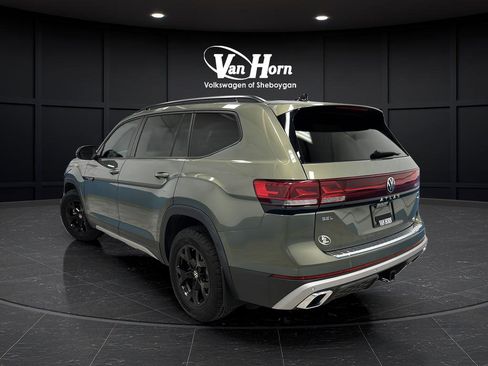 Used 2024 Volkswagen Atlas Peak Edition SEL AWD/4WD image 5