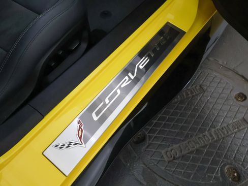 Used 2016 Chevrolet Corvette Z06 w/ 3LZ Preferred Equipment Group RWD image 46