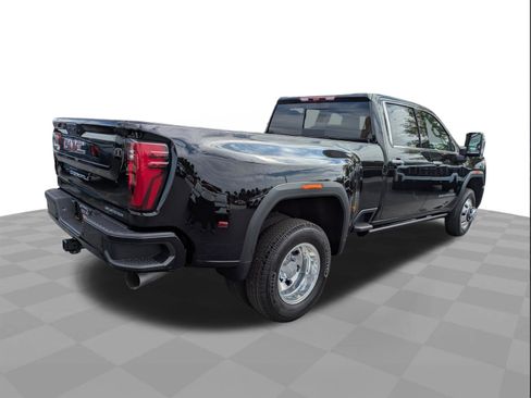 New 2026 GMC Sierra 3500 Denali w/ Denali Reserve Package image 4