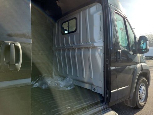 Used 2025 RAM ProMaster 3500 w/ Safety Group image 17
