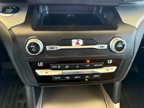 Used 2020 Ford Explorer XLT w/ Equipment Group 202A RWD image 21