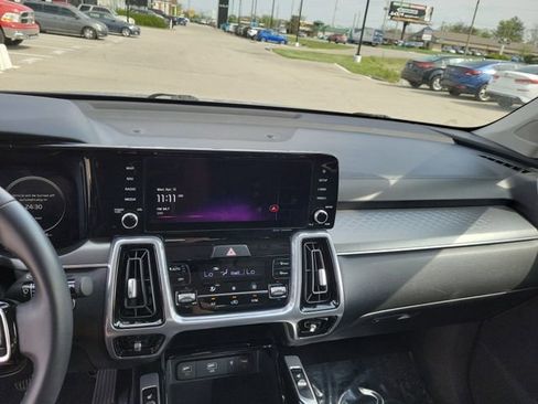 Used 2023 Kia Sorento SX AWD/4WD image 33