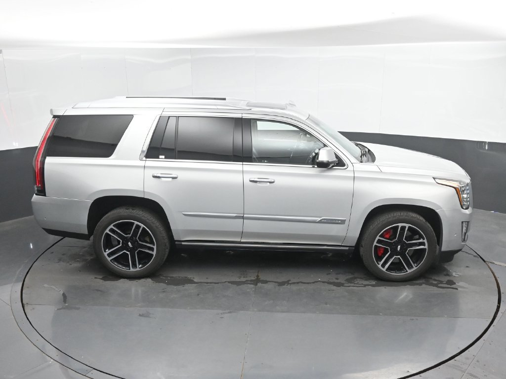 Used 2018 Cadillac Escalade Platinum AWD/4WD image 36