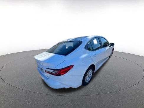 Used 2025 Toyota Camry LE image 6