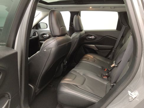 Used 2022 Jeep Cherokee Latitude Lux w/ Sun & Sound Group FWD image 18