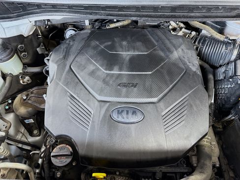 Used 2019 Kia Sedona L FWD image 36