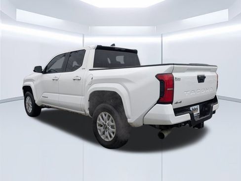 Used 2024 Toyota Tacoma SR5 image 5