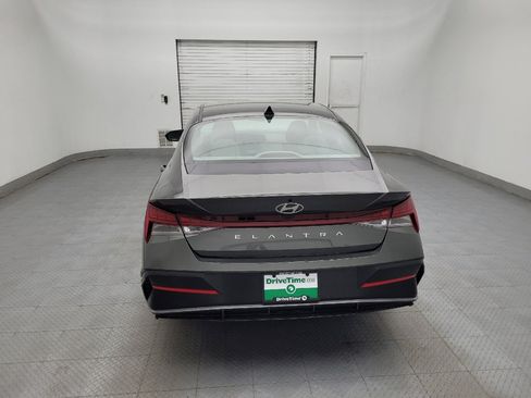Used 2024 Hyundai Elantra SEL w/ Convenience Package image 6