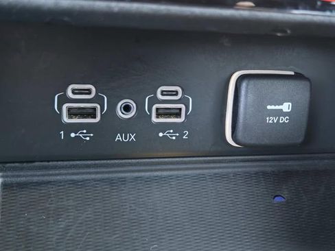 Used 2023 Jeep Grand Cherokee L Laredo image 29