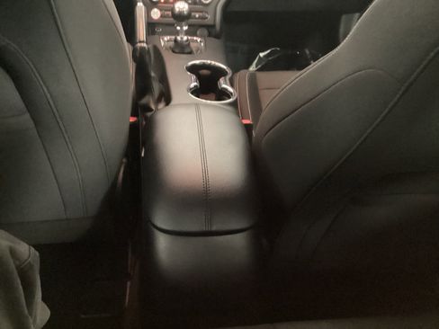 Used 2015 Ford Mustang Coupe image 16