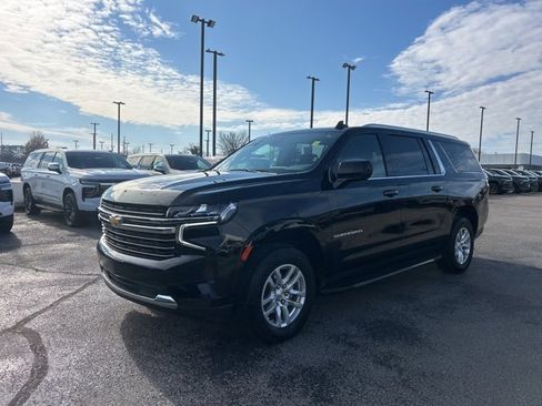 Used 2024 Chevrolet Suburban LT image 7
