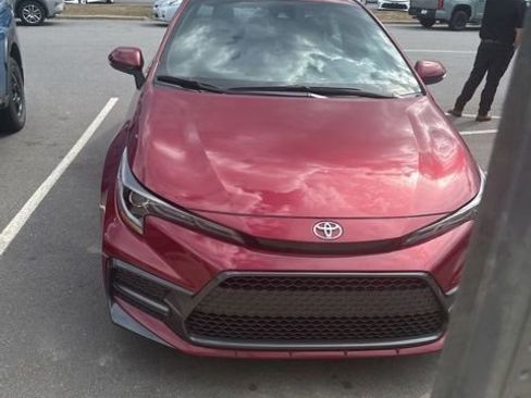 Used 2022 Toyota Corolla SE image 2