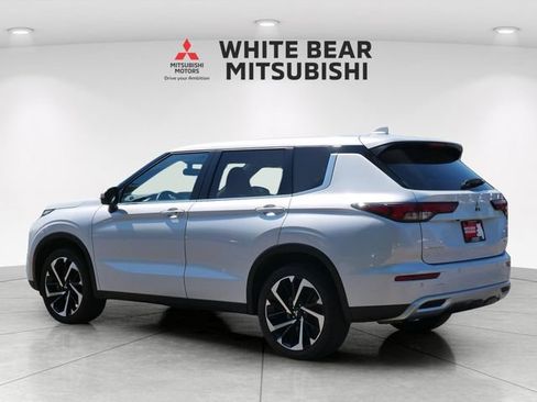 Used 2024 Mitsubishi Outlander SE AWD/4WD image 4