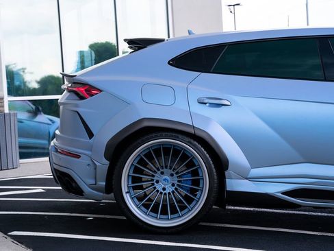 Used 2022 Lamborghini Urus AWD/4WD image 13