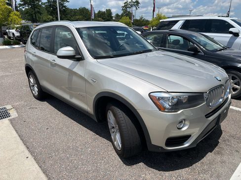 Used 2017 BMW X3 xDrive28i AWD/4WD image 3