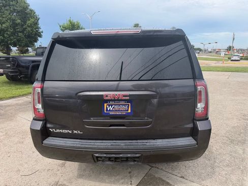 Used 2017 GMC Yukon XL SLT w/ Open Road Package RWD image 7